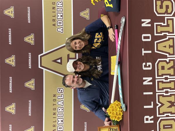 Ella Tanweber F. Hockey Pace Univ.